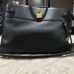 Loved Michael Kors black Hamilton bag
